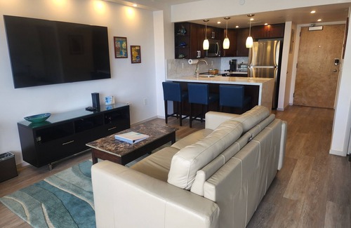 Waikiki Condo | Ilikai 1129 - Fully remodeled unit with full kitchen and spectacular ocean view