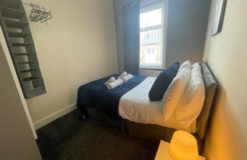 Westoe Apartment | Imeary -3 Bdrm Sleeps 5 Contractor Accommodation