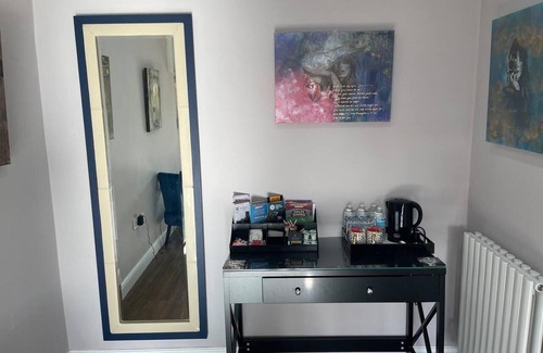 Brighouse Apartment | Immaculate 1-bed Studio With Outside Patio