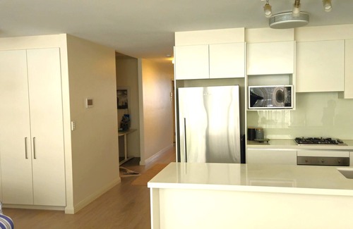 Gordon Apartment | Immaculate, spacious & peaceful apartment with 2 Bdm, 2 Bath & study area.