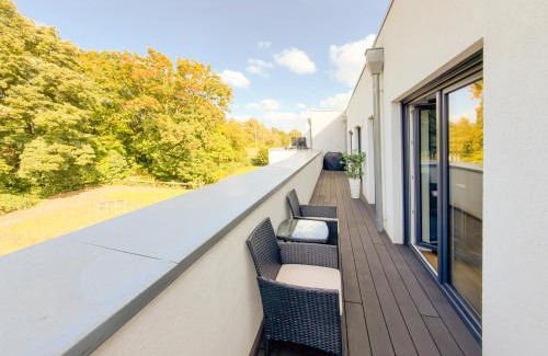 Burg-Grambke Apartment | ImmoStay #3 - Penthouse mit zwei Balkonen & Seeblick, Parking & WiFi