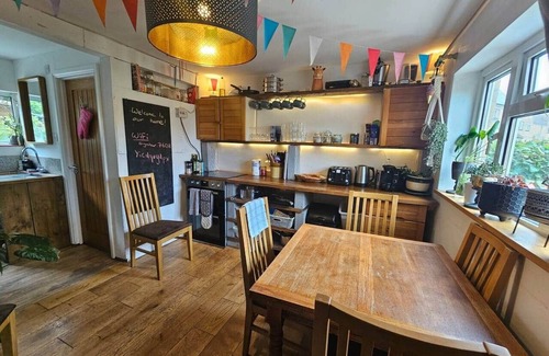 Bibury House | Imperfect home in perfect location, Bibury hot tub