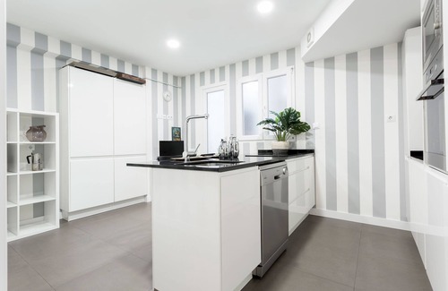 Salamanca Apartment | Impressive 3 bedroom duplex with parking. Francisco Silvela