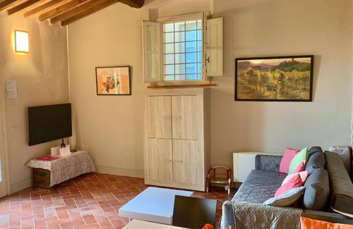 Colleoli Apartment | Incantevole borgo con piscine