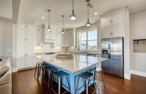 Toilla Segunda House | Incredibly Gorgeous Gulf View Home w/Pool; Spacious kitchen. Pets Welcome.