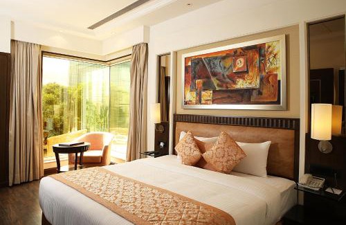 South City I Hotel | Inde Hotel Signature Tower