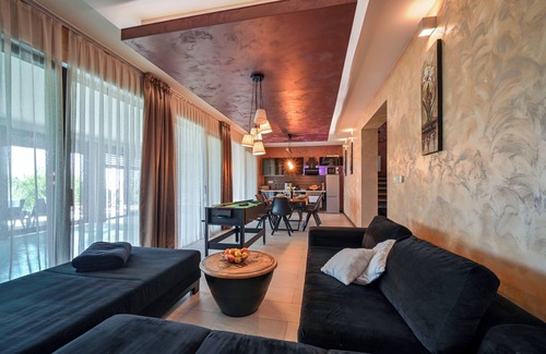 Marija Bistrica House | Indoor pool/sauna/outdoor jacuzzi.nEverything you need