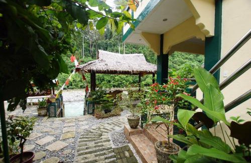 Bukit Lawang Hotel | Indra Valley Inn Bukit Lawang
