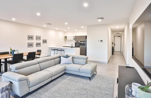Mildura Central Business District Apartment | Indulge Apartments - City View Penthouses