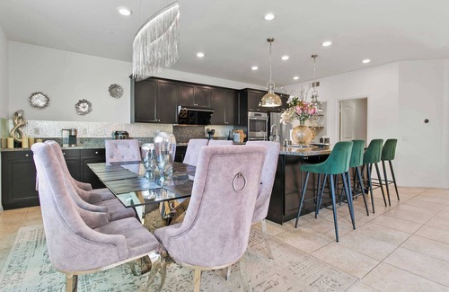 Fontana House | Indulge in Comfort at The Luxurious Haven on Curry Place - Unforgettable #41793