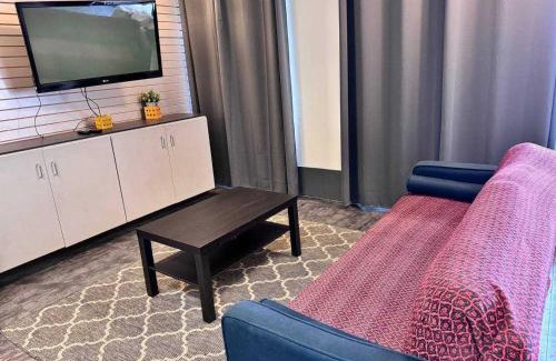 Bedford Apartment | Industrial Chic Studio, Unit B