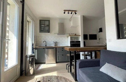 3rd Arrondissement Apartment | Industrial loft European Hospital