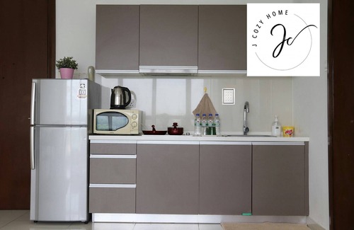 Chow Kit Apartment | Infinity Pool + Night KLCC View + KL Tower View + Subway @Regalia Suites