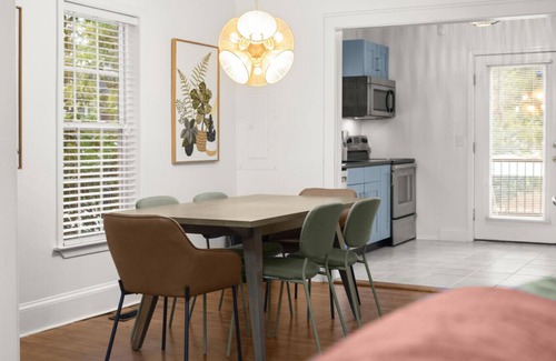 East Side House | Infrared Sauna | King Beds | Pet Friendly | Pool