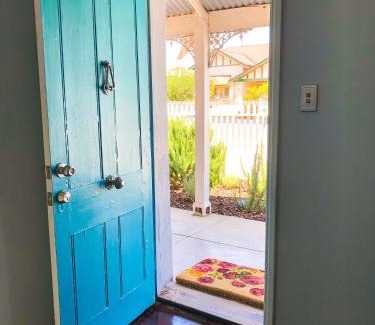 Moonta House | Inglenook Cottage