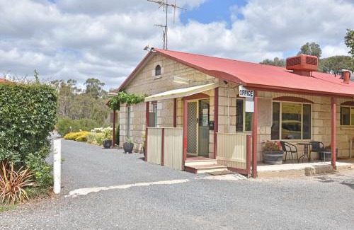 Inglewood Hotel | Inglewood Motel and Caravan Park Victoria