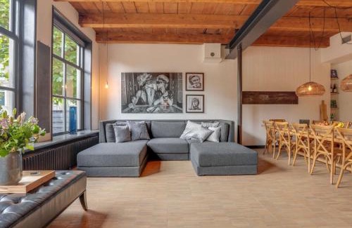 Ternaard House | Inn in Ternaard near Heritage