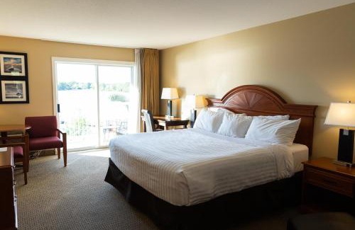 Regional District of Nanaimo Hotel | Inn on Long Lake