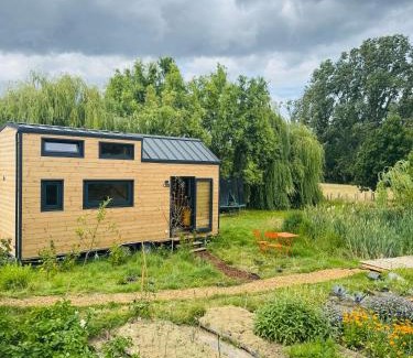 Hasselt House | Inova Guesthouse - Comfort Room with Private Bathroom and Access to Shared Facilities