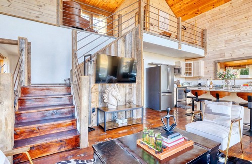 Sterling Cabin | Insta-worthy Cabin | Hot Tub on 10 Private Acres