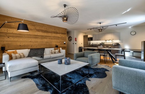 Chamonix City Centre Apartment | Interior-designed Apartment near Chamonix Centre