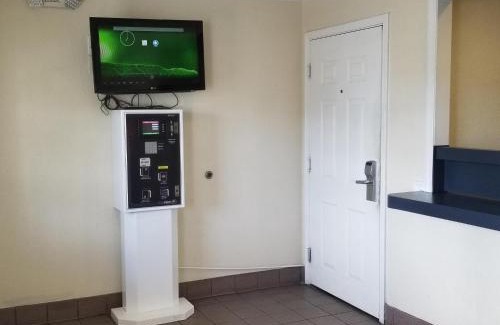 Sandalwood Hotel | InTown Suites Extended Stay Jacksonville FL - Beach Blvd