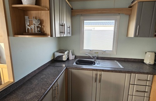 Porthcawl Ski Chalet | Inviting 3-Bed Caravan in Porthcawl