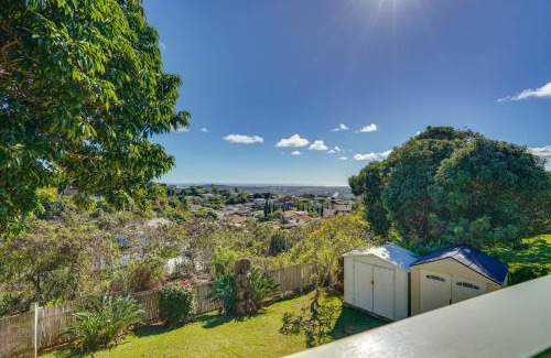 Aiea Apartment | Inviting Aiea Bungalow with Balcony, Grill and Views!