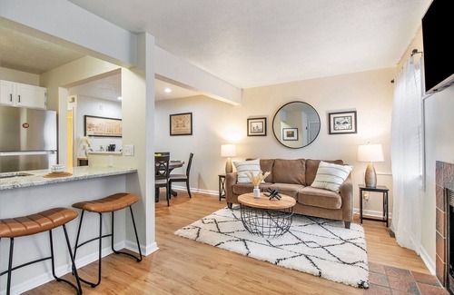 Notre Dame Apartment | Irish Walk