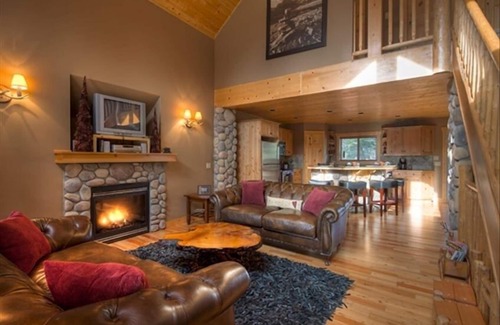 East Kootenay Ski Chalet | Iron Ring Log Chalet, Stay 3 nights, pay for 2 nights, Hot Springs Passes Incl.