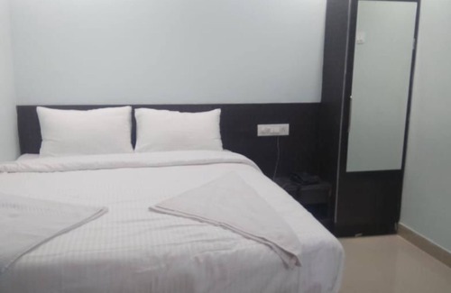 Kurnool Hotel | iROOMZ Partha Grand