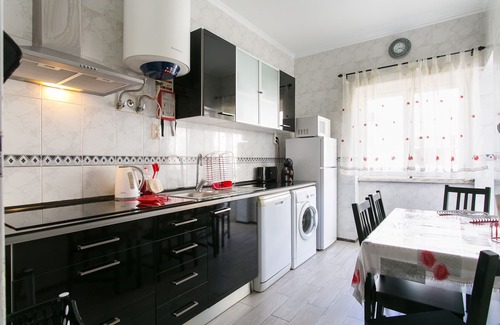 Algueirao - Mem Martins Apartment | Isabel Dream IV, 4 Km from Sintra, train at 400m