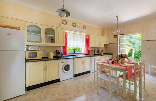 Medronhal House | Isaurinda 1 by Interhome