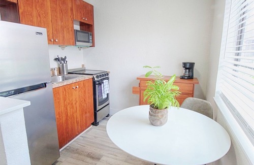Deerfield Beach Apartment | Island Studio 104 w/Pool View, 482ft to the Beach