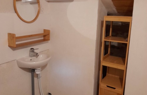 Saint-Jean-de-Maruejols-et-Avejan Other | Isolated farmhouse in an exceptionally quiet, unpolluted location