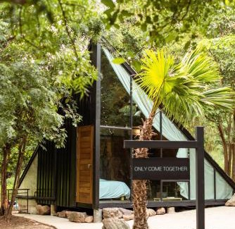 Koh Lan House | Issara Bar&House