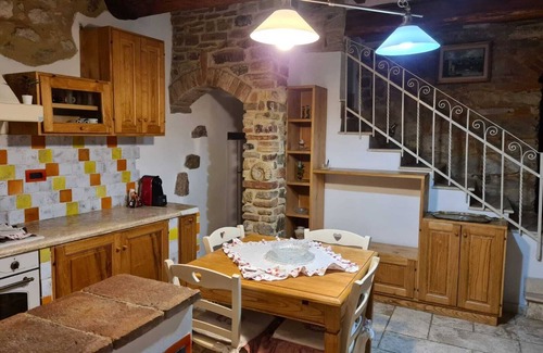 Castelnuovo di Val di Cecina Apartment | "La Casetta Nel Borgo"