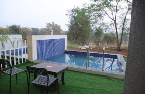 Karjat Apartment | Ivy Bliss Studio with Private Pool, B 10, Karjat