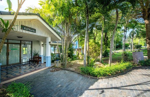 Mittaphap Resort | Ivy Cottage by Qiu