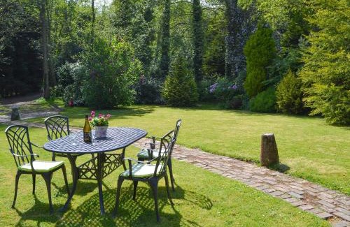 Ewhurst Green House | Ivy Cottage