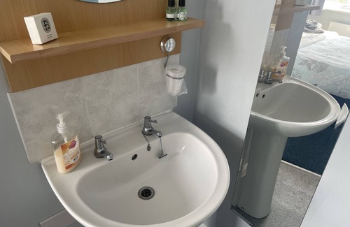 Skegness Bed & Breakfast | Ivydene Guest House