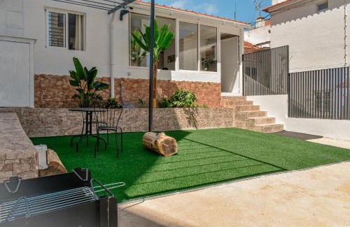 Prior Velho House | J Home