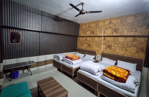 Gobind Dham Hotel | J M S Guest House