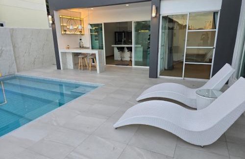 Pa Daet Villa | J-O-Y Private Pool Villa - Modern Design