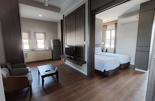 Chonburi Hotel | J Park Hotel