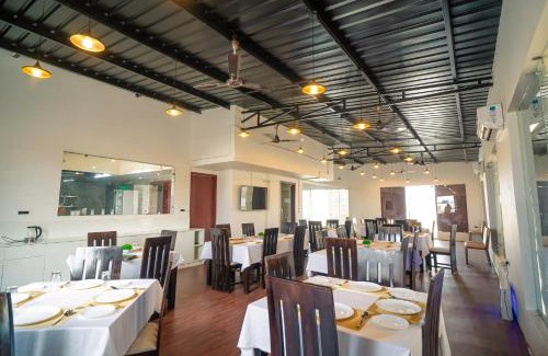 New Delhi House | J60 Suites, Ashok Vihar - Near Netaji Subhash Place