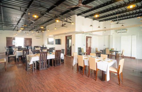 New Delhi House | J60 Suites, Ashok Vihar - Near Netaji Subhash Place