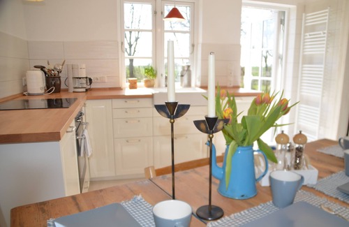 Hellschen-Heringsand-Unterschaar House | Jack Cogan's North Sea Detective Agency - new, stand-alone, cozy, FH with oven