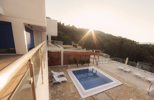 Agia Pelagia Chlomou Villa | Jackson Villas