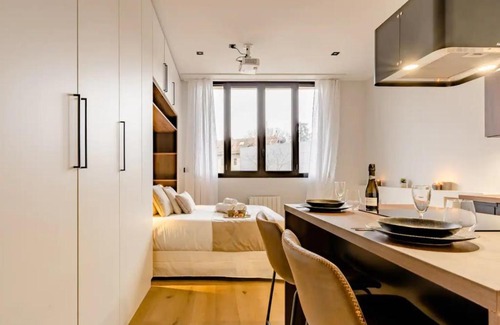 Annecy Old Town Apartment | Jacuzzi Bay avec LITERIE GRAND LUXE proche du lac Annecy Avenue du Parmelan